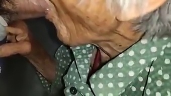 סבתא מאסיה במפגש חם