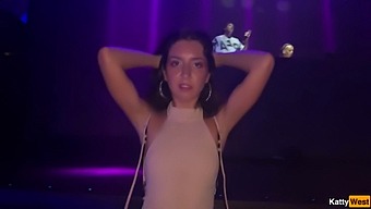Amateur Girl Gets Anal And Pussy Pounded In Nightclub Restroom